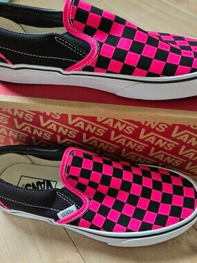 Vans Classic Slip-On Checkerboard (Black/Pink) – NIB